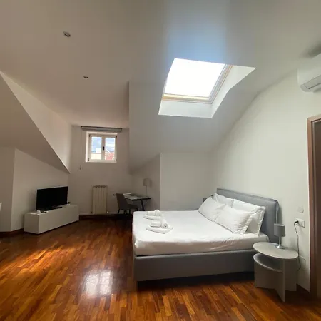 Apartment Palazzo Venezian 5 Trieste