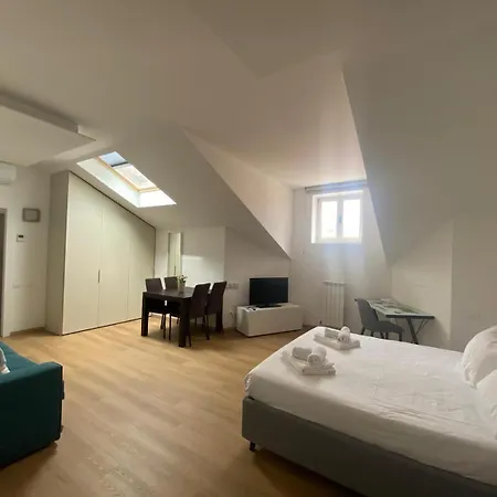 Apartment Palazzo Venezian 5 Trieste